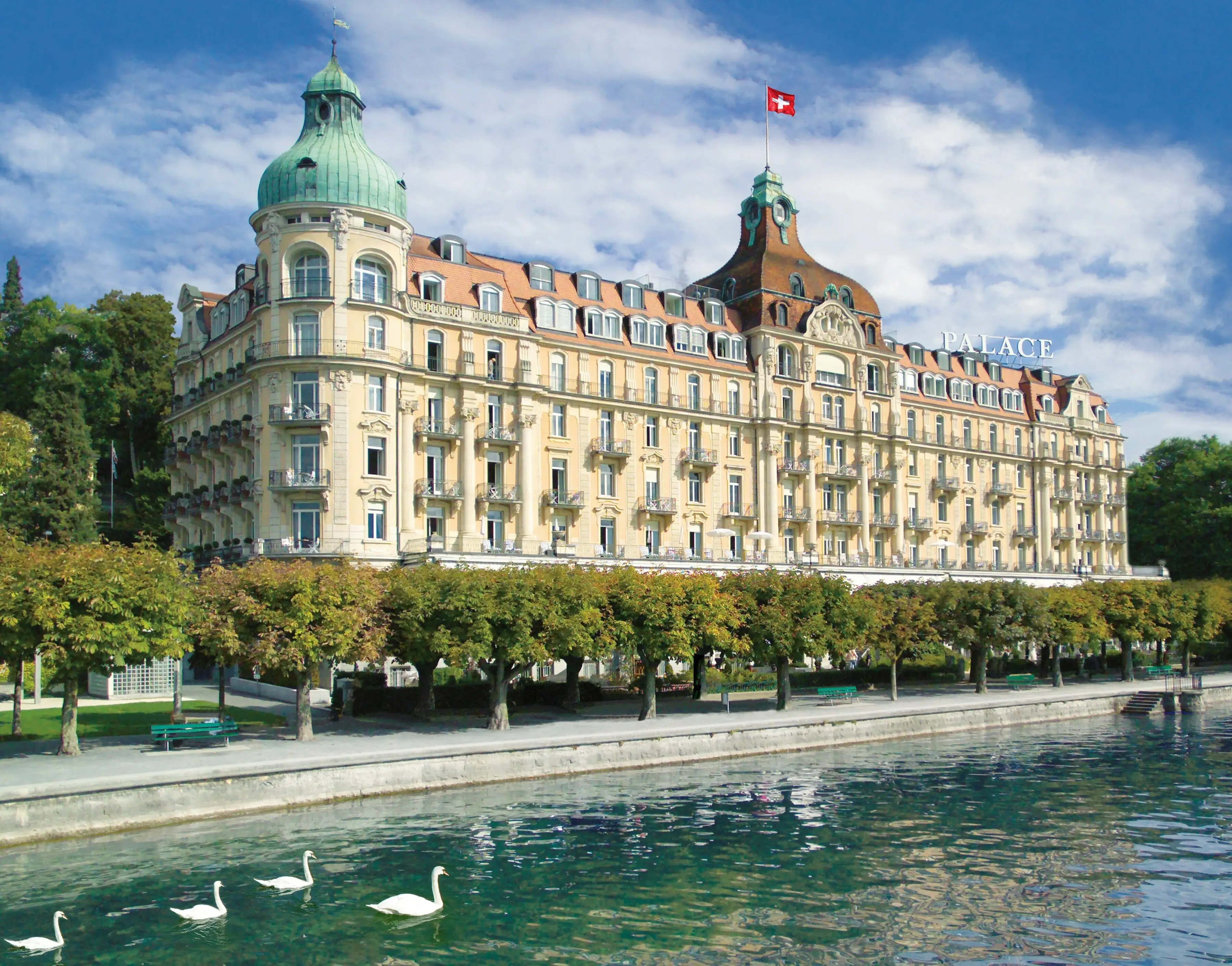 Mandarin Oriental Fan Club Property